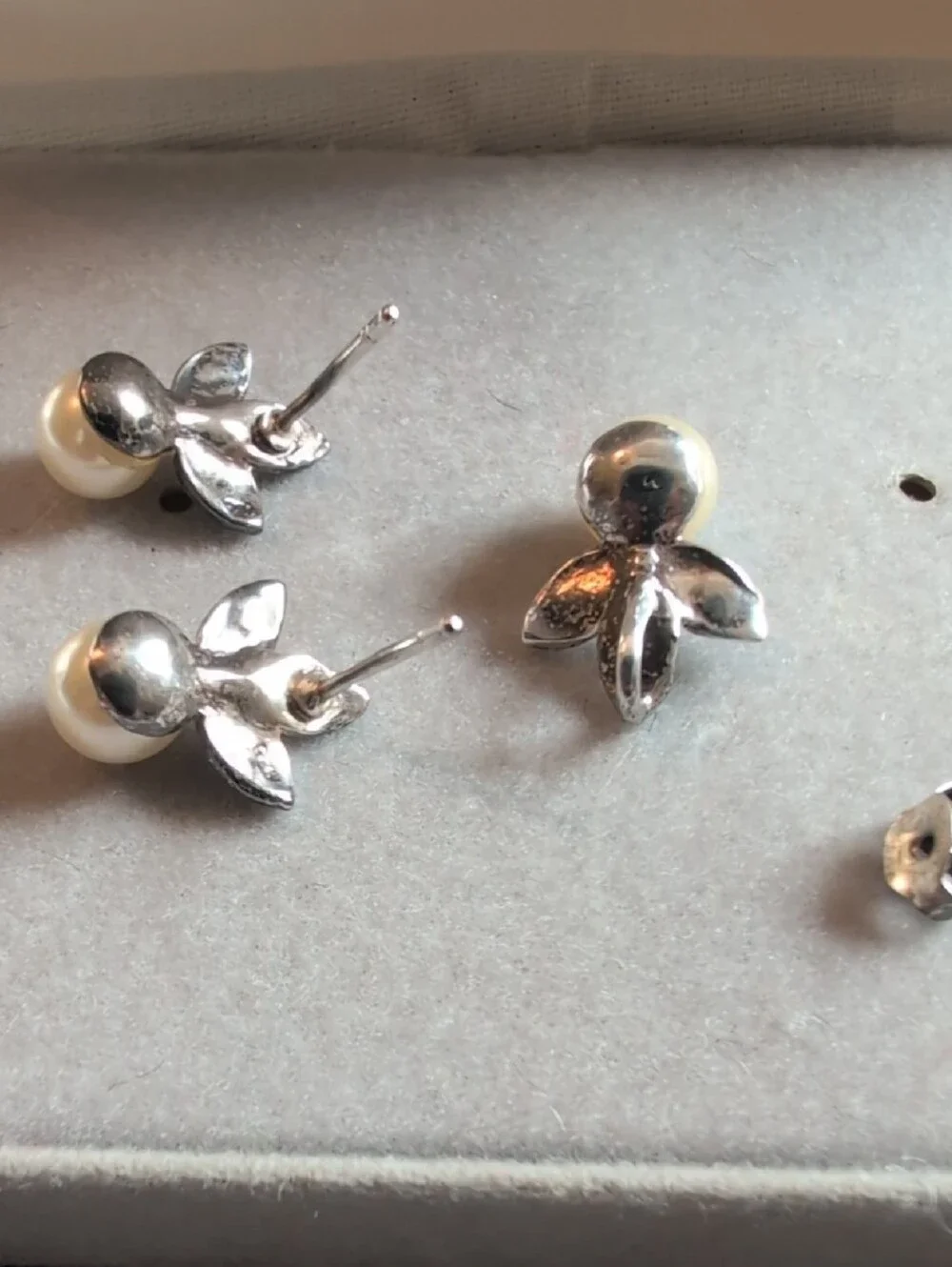 Pearl & Marcasite Leaf Stud Earrings - Ivory Pearl